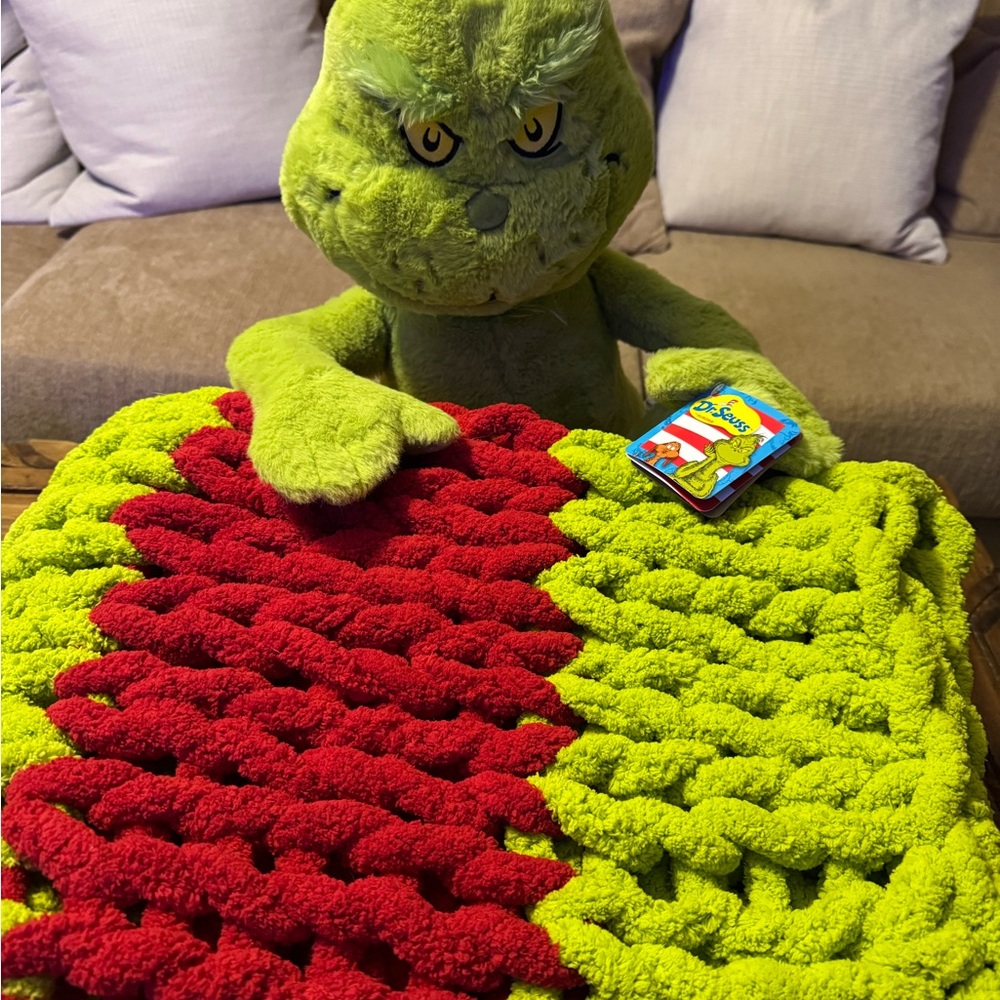 Chunky Knit Blanket Red and Green Grinch Colors Handcrafted